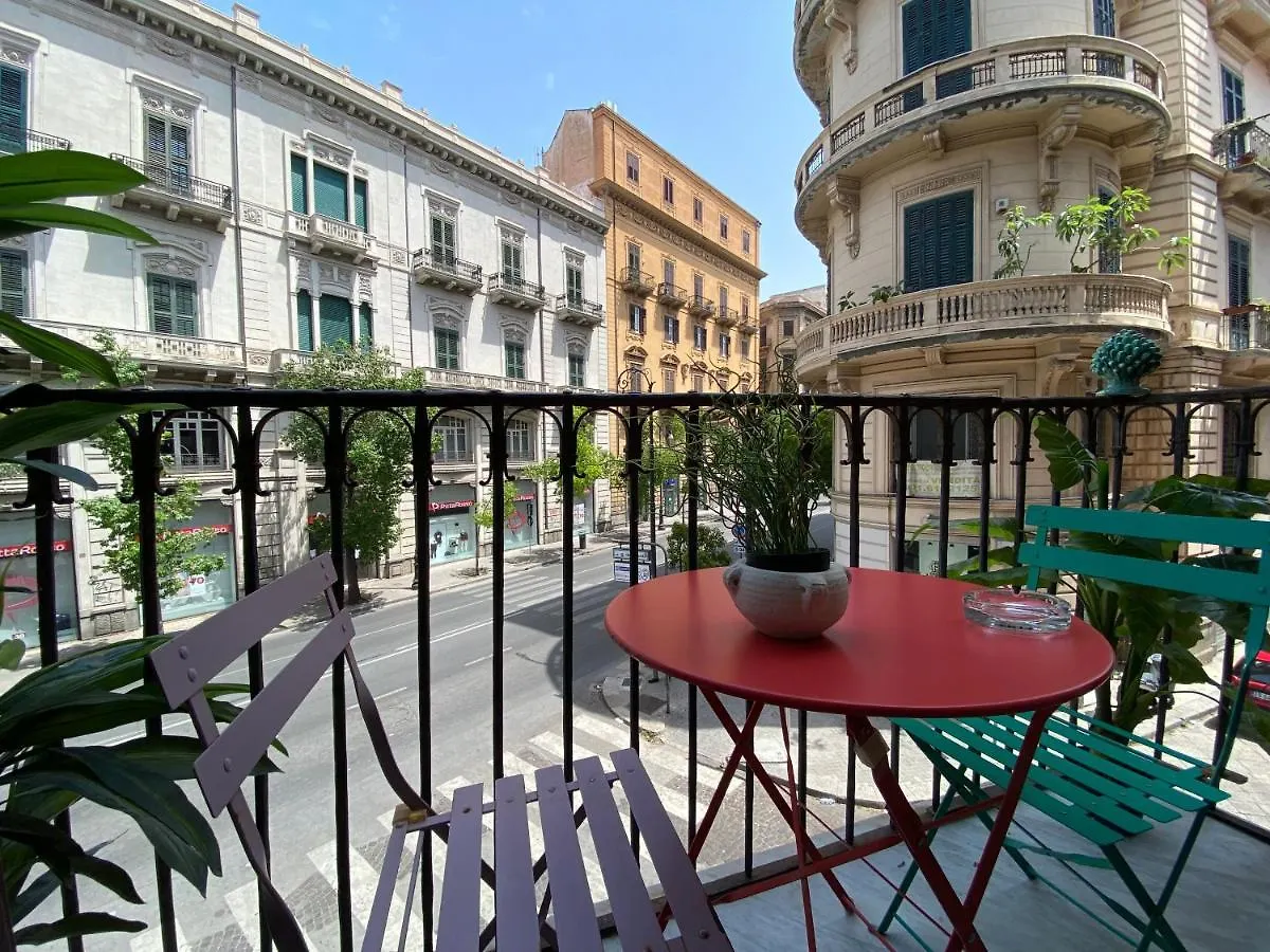 Aquarooms Luxury Suites Palermo Bed & Breakfast